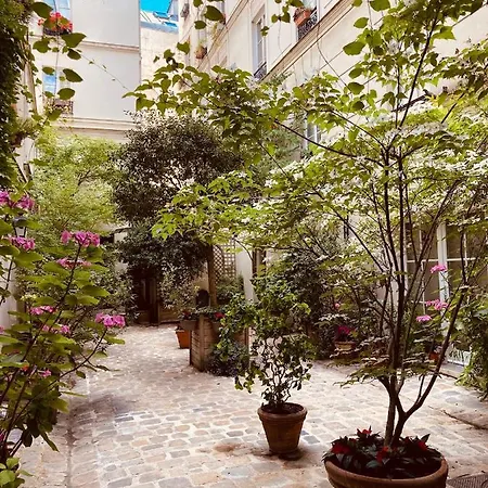 Apartment Marais Place Des Vosges Sevigne Paris
