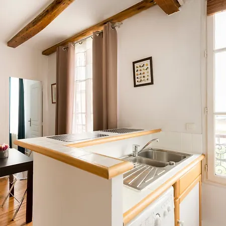 Apartment Marais Place Des Vosges Sevigne *