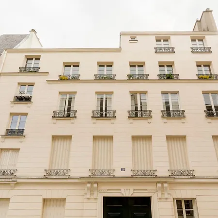Marais Place Des Vosges Sevigne *