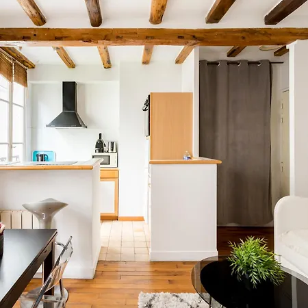 Marais Place Des Vosges Sevigne Apartment *